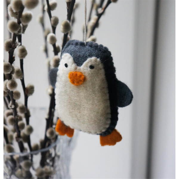 Gamcha Baumanhänger Pinguin aus Filz