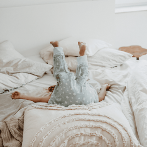 Emma&Noah Musselin-Schlafsack mit Füßen Punkte Mint 0.5 TOG