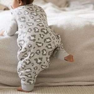 Emma&Noah Schlafsack mit Füßen 2.5 TOG Leo Grau