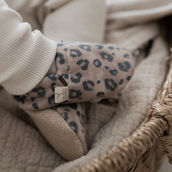 Cosyroots x Momelifej Krabbelschuhe Recycelt Leo