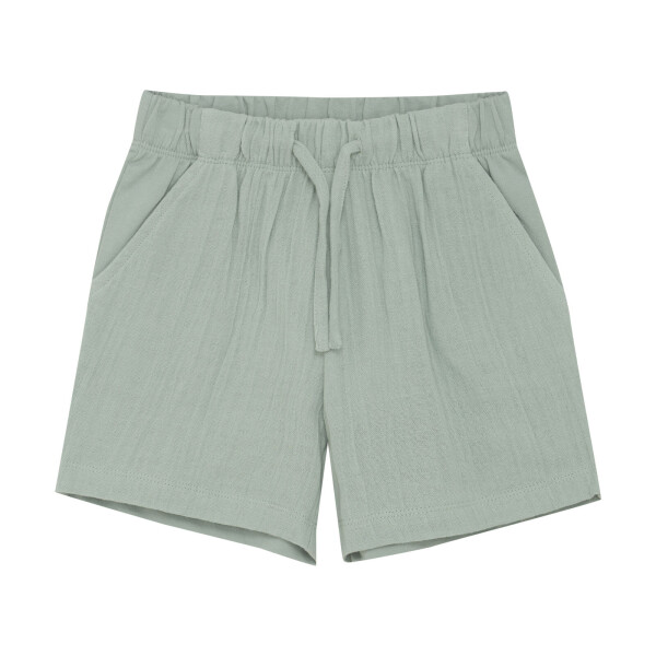 En Fant Shorts aus Musselin