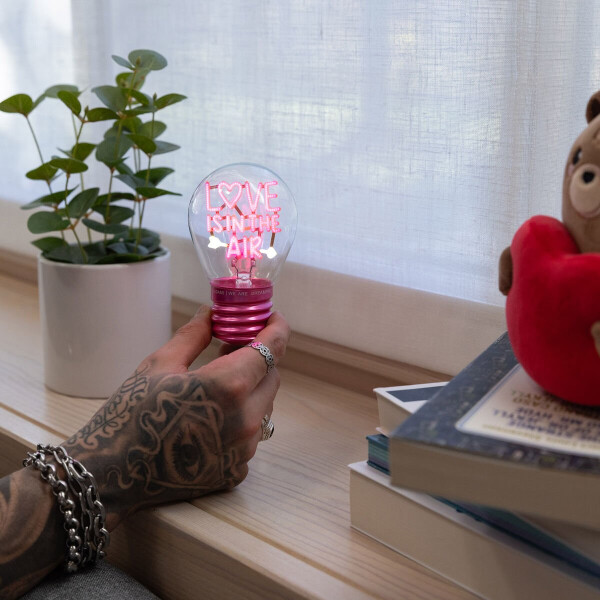 Legami Tischlampe in Glühbirnenform - Bulb Fiction - Love is in the Air