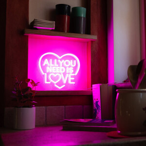 Legami Neon-Effekt-LED-Schild - It’s a Sign - All You Need Is Love