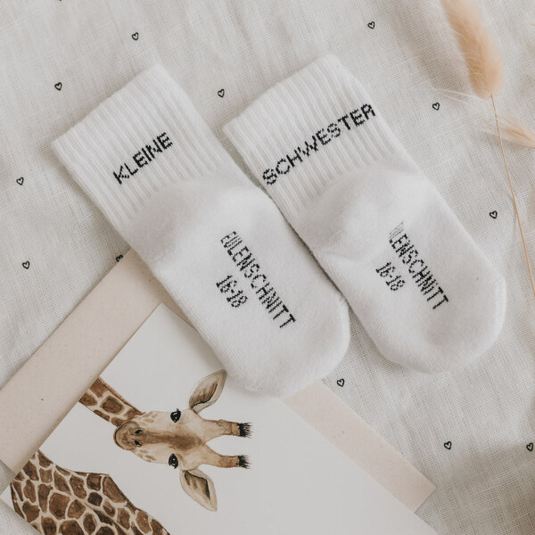 Eulenschnitt Babysocken Kleiner Schwester