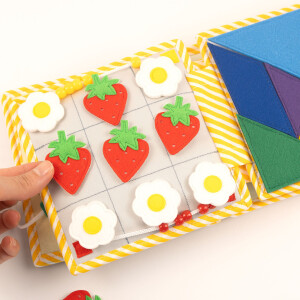 Jolly Designs Spielewelt - 6 Seiten Mini Quiet Book