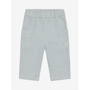 En Fant Musselinhose Streifen